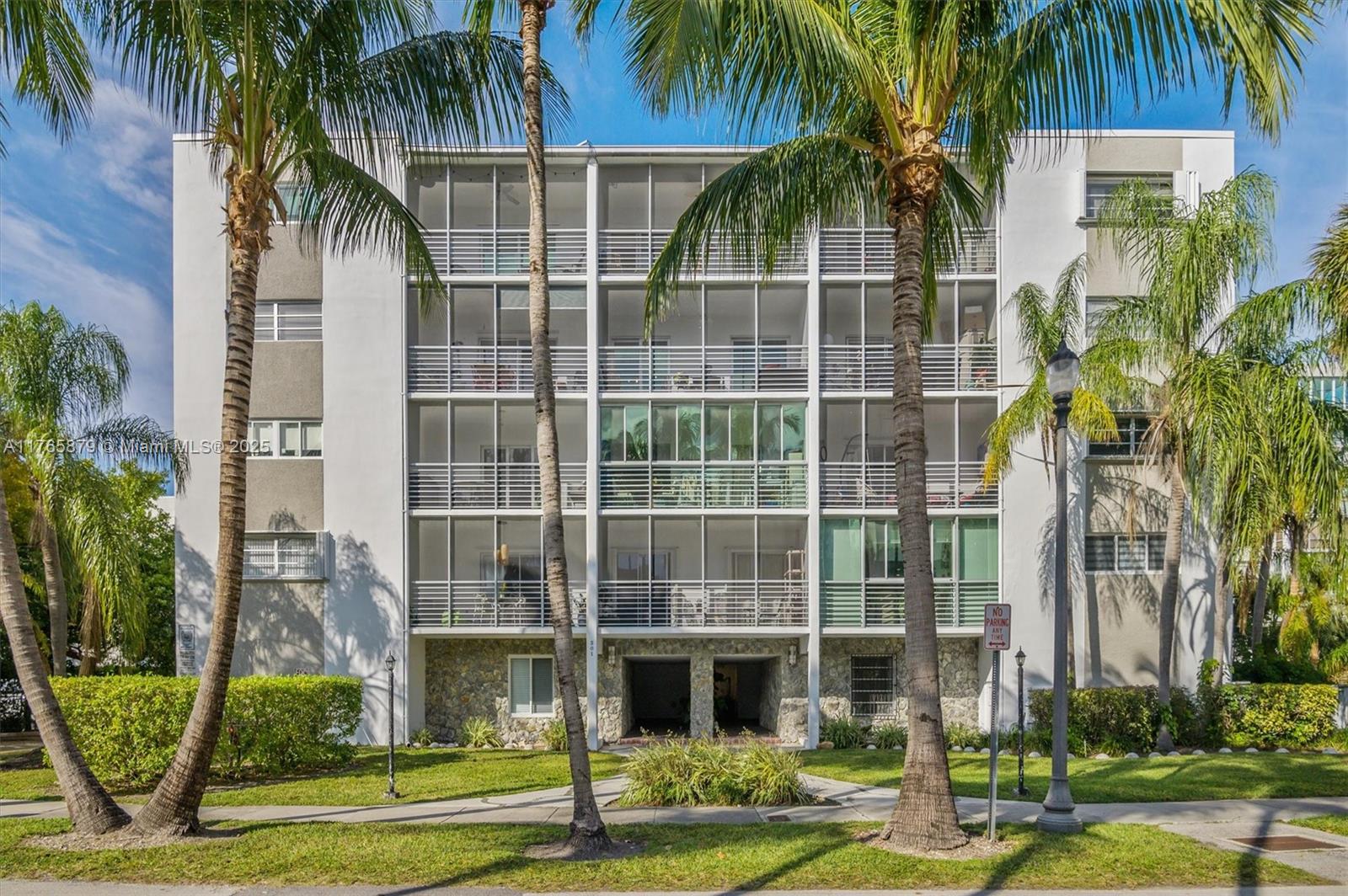 301 Sunrise Dr 4Be, Key Biscayne, Miami-Dade County, Florida - 2 Bedrooms  
2 Bathrooms - 