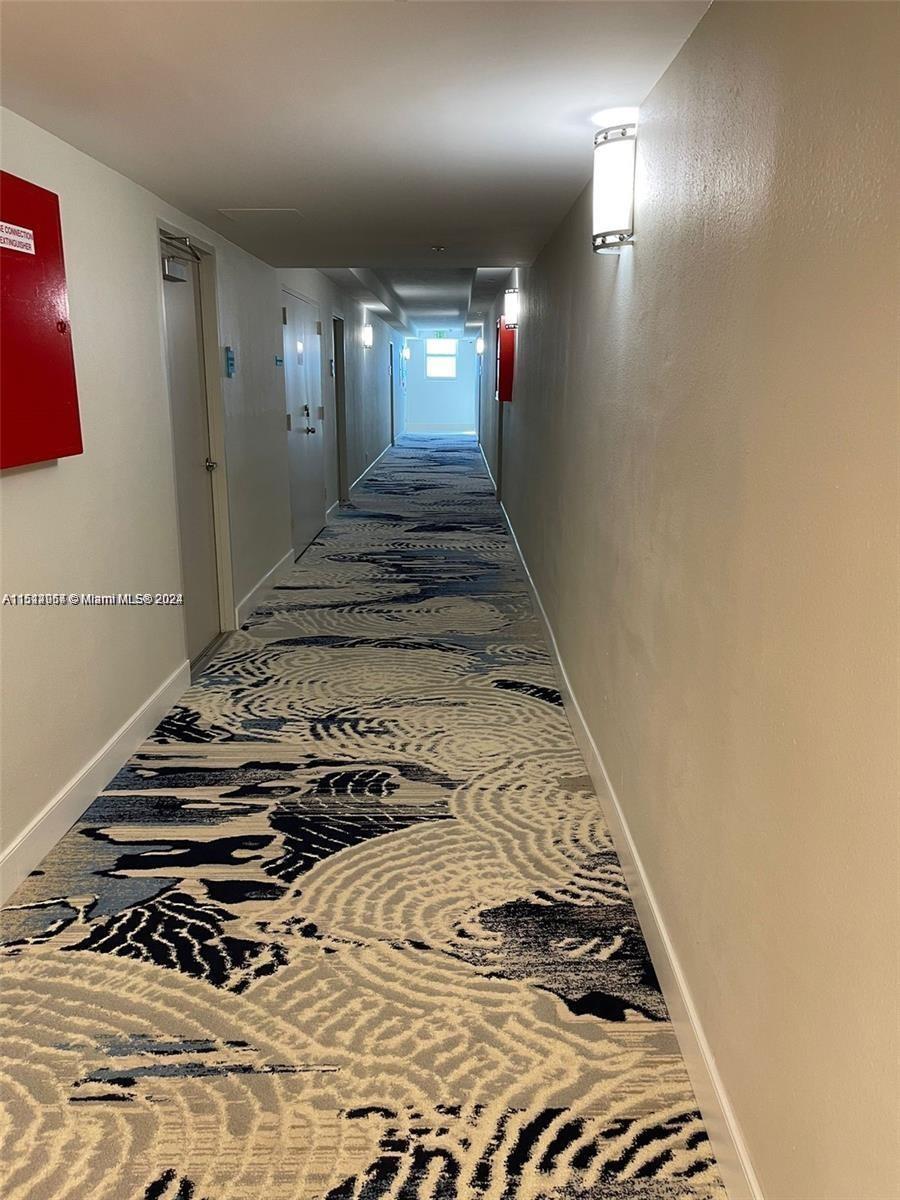 RESIDENCES ON HOLLYWOOD B - Residential Lease