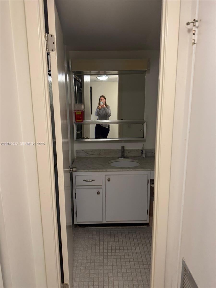 COMMODORE PLAZA CONDO - Residential