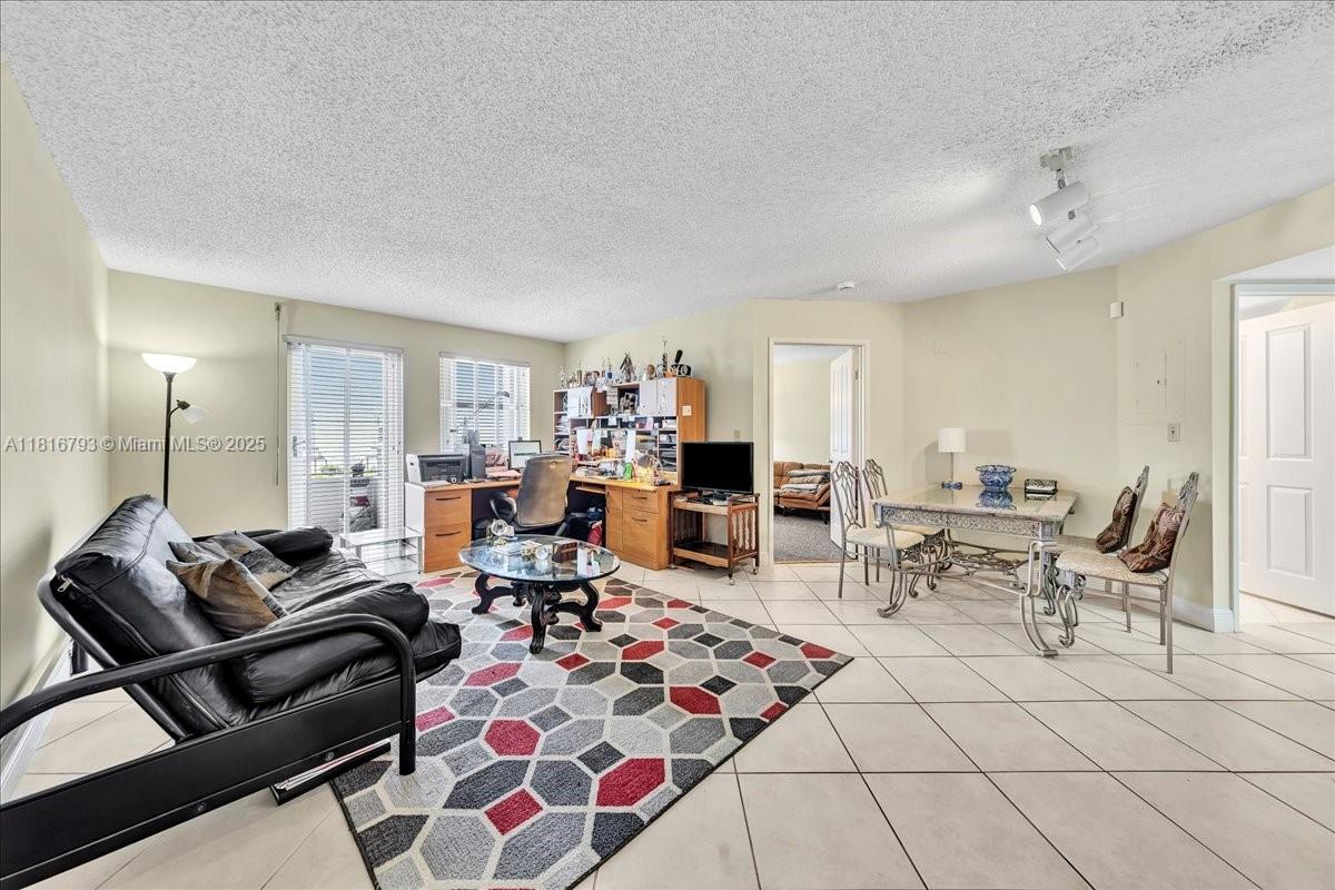 2351 Douglas Rd 1204