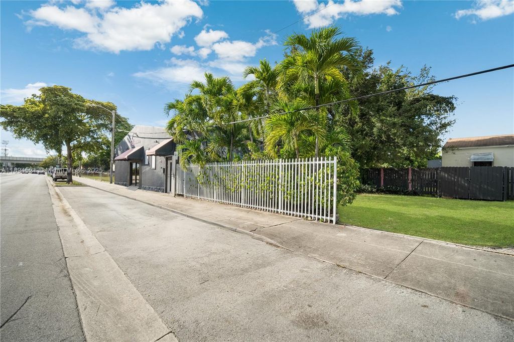 Photo of 1121 NW 29th St, Miami, FL 33127 (MLS # A11894521)