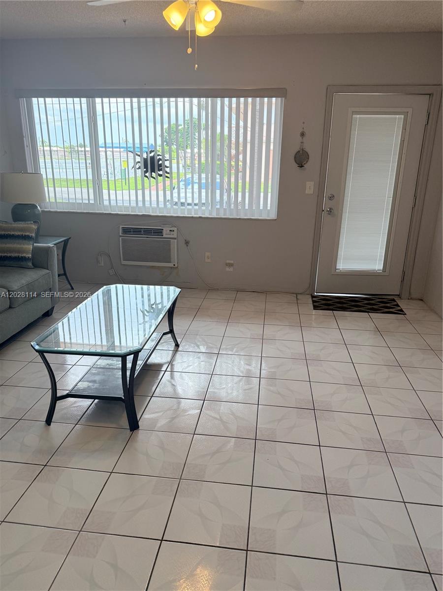 View photos, virtual tours, details... 725 SW 11 Ave F8