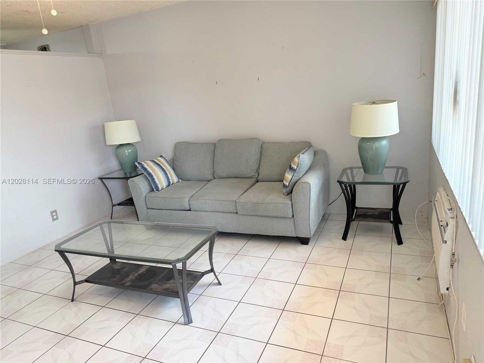 View photos, virtual tours, details... 725 SW 11 Ave F8