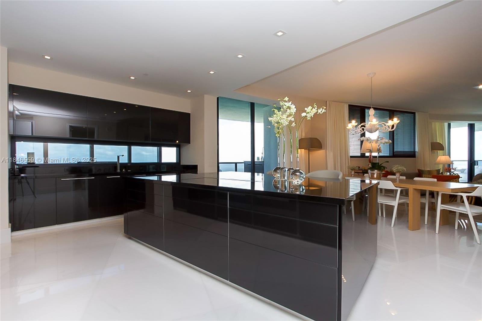 PORSCHE TOWER - Residential Lease