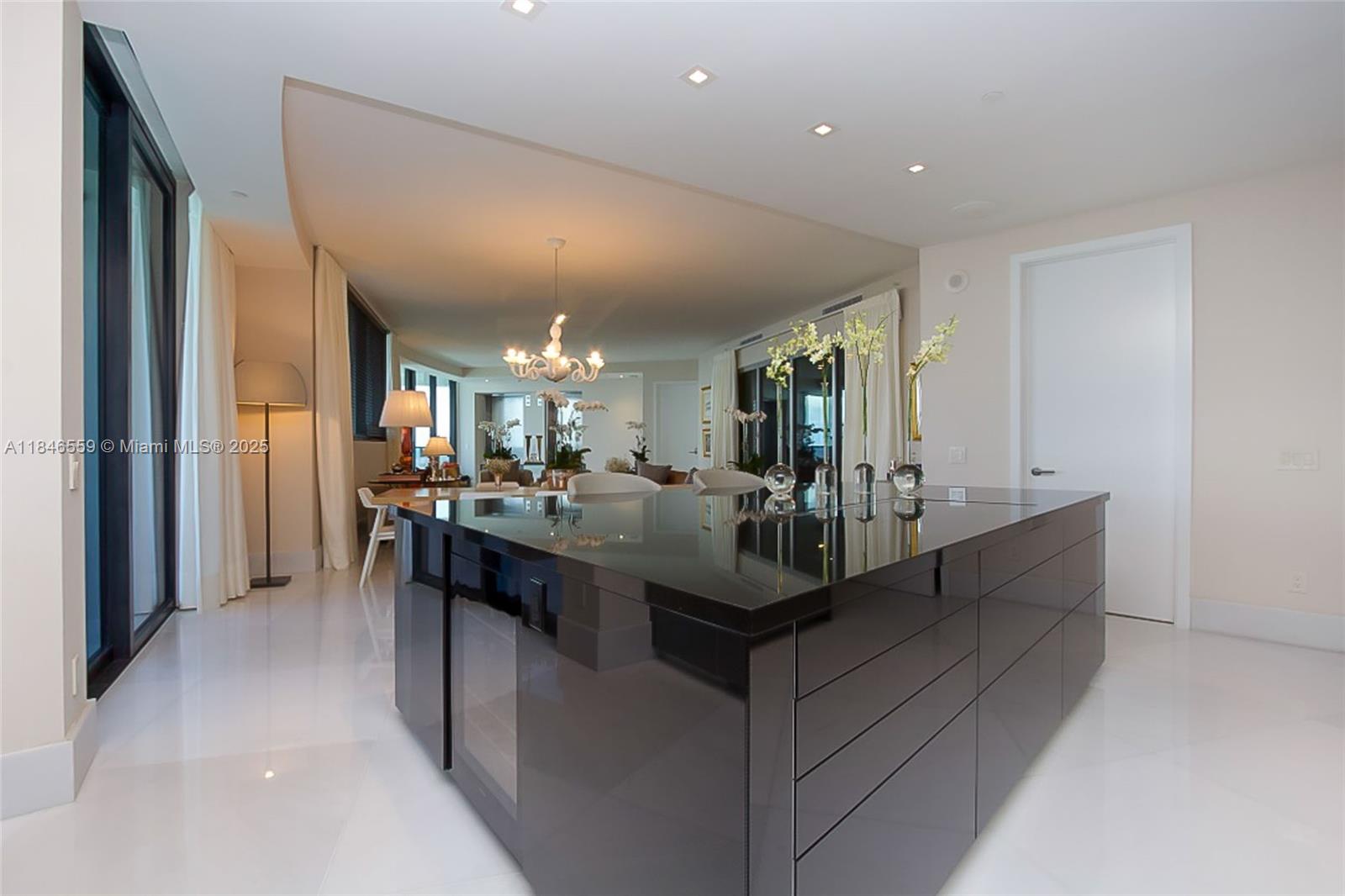 PORSCHE TOWER - Residential Lease