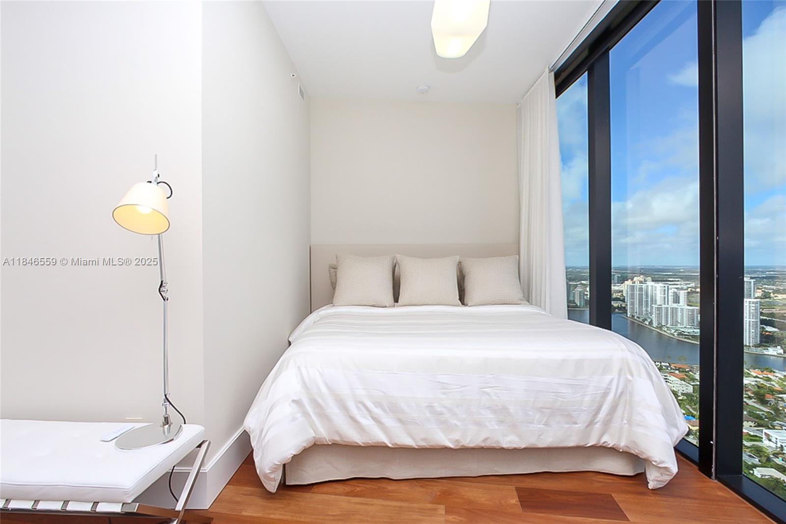 PORSCHE TOWER - Residential Lease