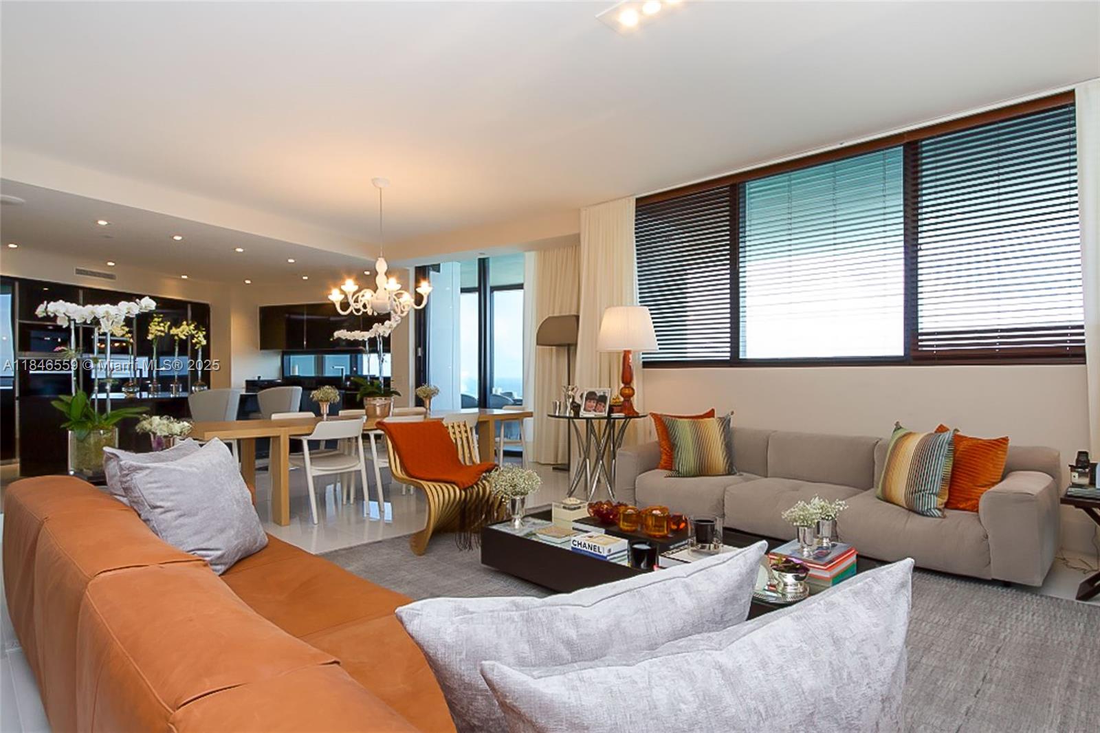 PORSCHE TOWER - Residential Lease
