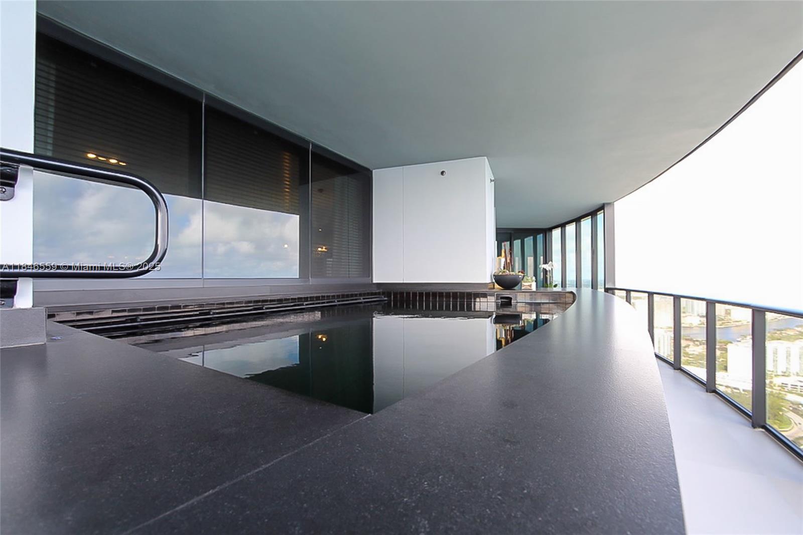PORSCHE TOWER - Residential Lease