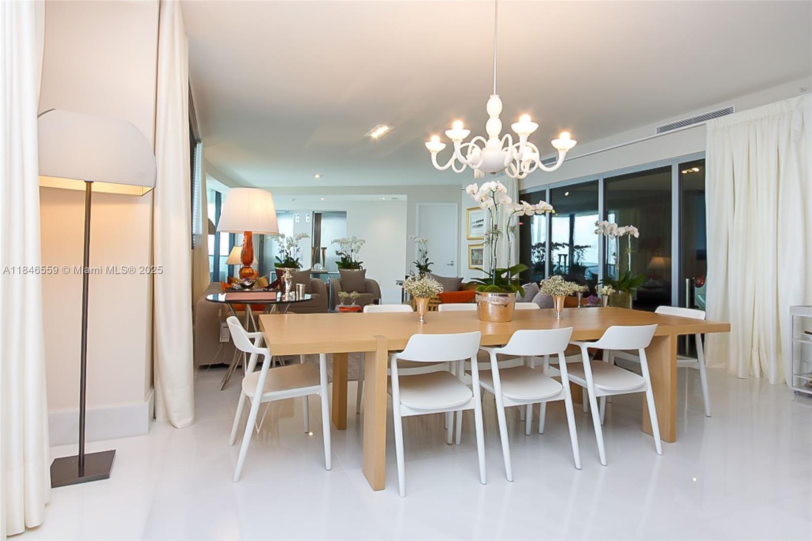 PORSCHE TOWER - Residential Lease