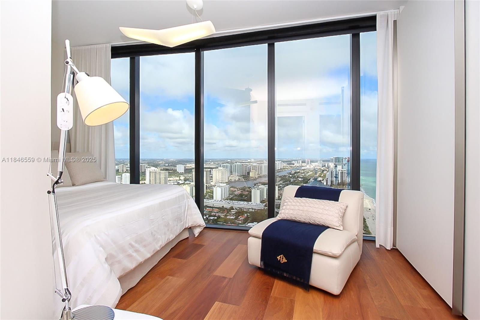 PORSCHE TOWER - Residential Lease