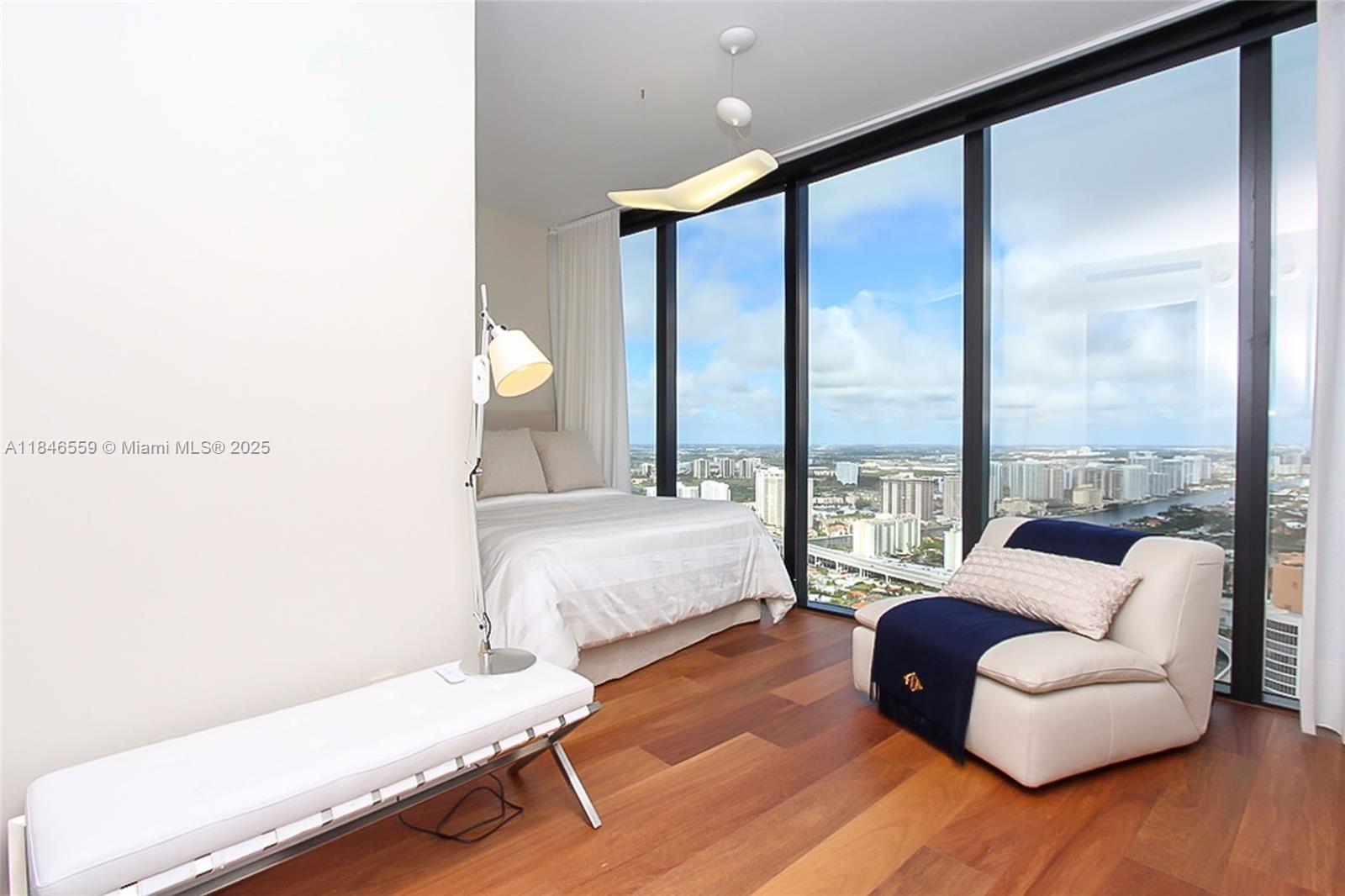 PORSCHE TOWER - Residential Lease