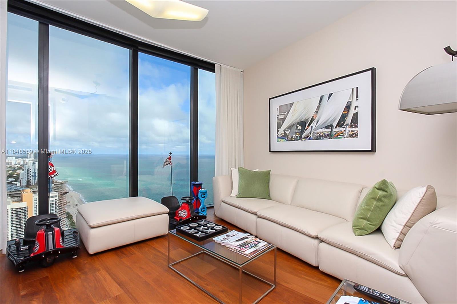 PORSCHE TOWER - Residential Lease