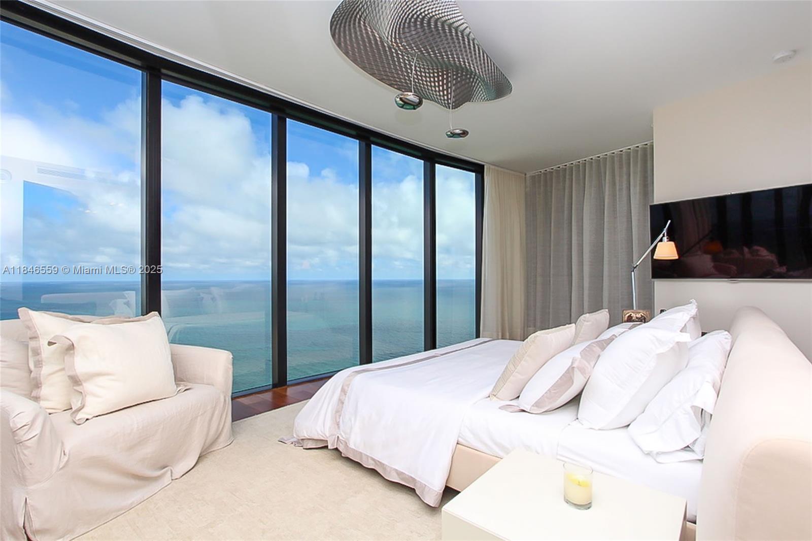 PORSCHE TOWER - Residential Lease