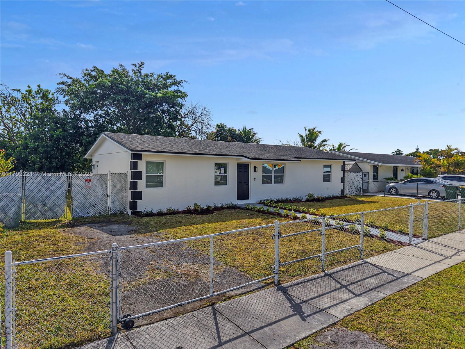 439 SW 17th Ter
