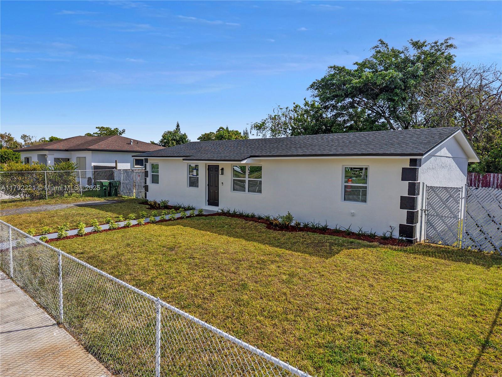 439 SW 17th Ter