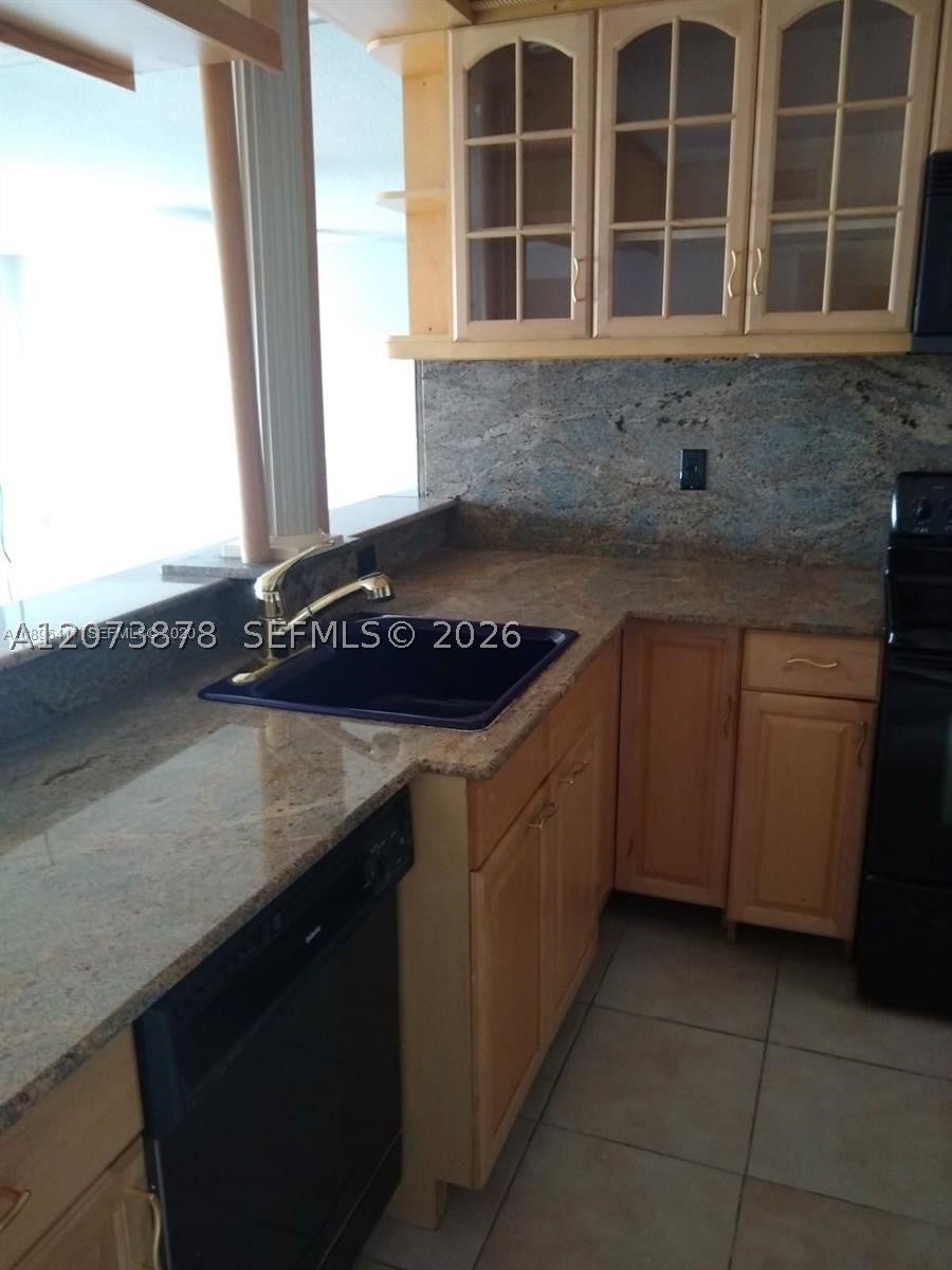 401 Golden Isles Dr 211
