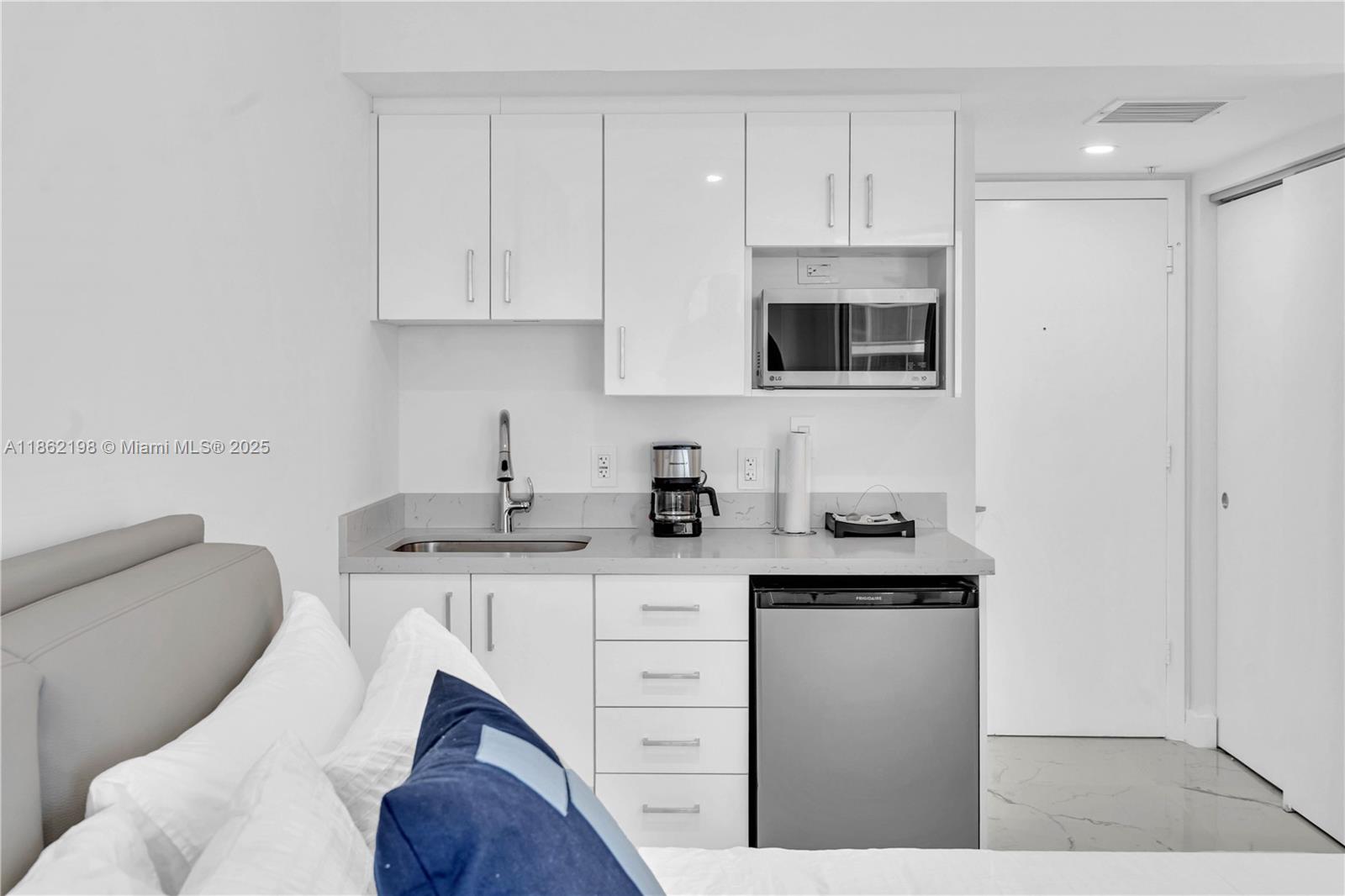 OCEAN POINT BEACH CLUB CO - Residential