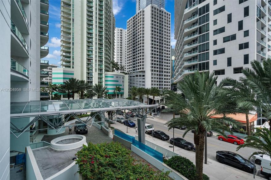 Experience elevated waterfront living at Jade at Brickell, one of Brickell’s most prestigious full-service buildings. This spacious 2-bedroom, 2-bathroom corner residence offers 1,460 SF of interior space, ideally positioned on the 3rd floor with beautiful city views and partial ocean vistas.
Offered at $1,125,000, this residence presents an exceptional opportunity to customize and add value, the unit may benefit from updates—perfect for buyers seeking to personalize a luxury home or investors looking for upside potential.
Jade at Brickell is renowned for its resort-style amenities and white-glove services, including 24-hour security and concierge, a state-of-the-art fitness center, spa, infinity-edge pool overlooking the bay, and beautifully curated common areas that reflect true luxury living. Residents enjoy privacy, exclusivity, and a prime location just moments from Brickell’s finest dining, shopping, and entertainment.
A rare opportunity to own in one of Brickell’s most iconic waterfront towers.