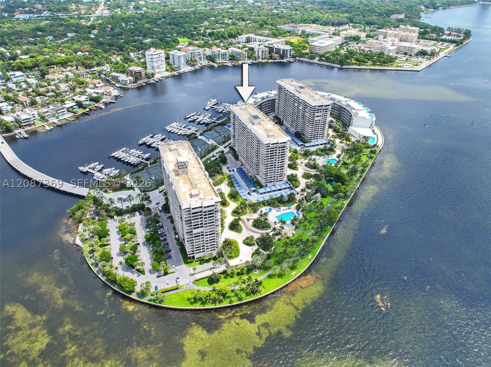 2 Grove Isle Dr B1402