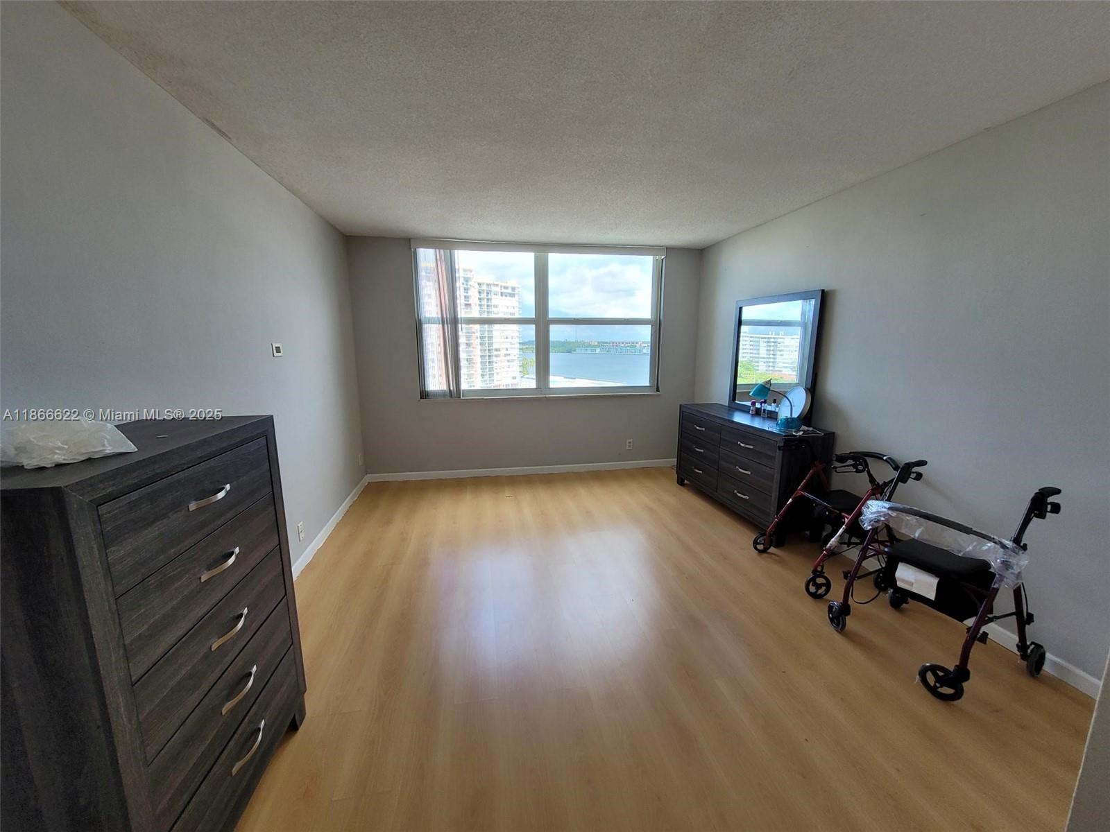 FIFTH MOORINGS CONDO - Residential