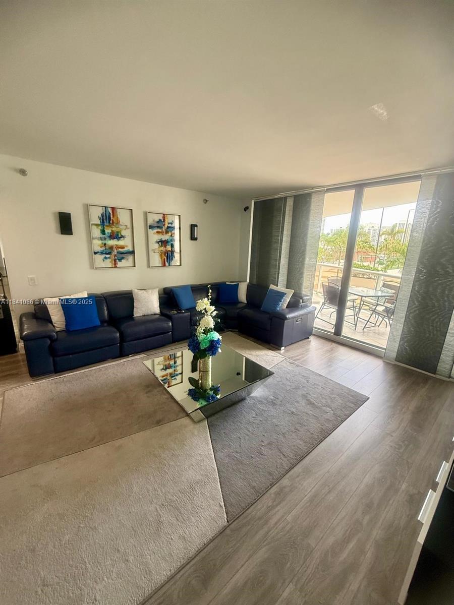 Luxury living! 3 bedrooms, 2 baths. This large unit features a spacious master bedroom, oversized walk-in closet, and upgraded kitchen. Walkable distance to places of worship, Waterways Shopping Plaza, and the marina. Property can be partially furnished or unfurnished.