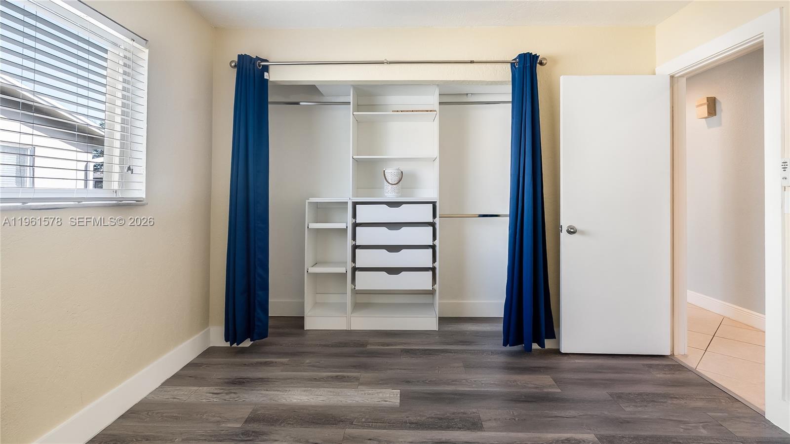 PASADENA LAKES SOUTH - Residential