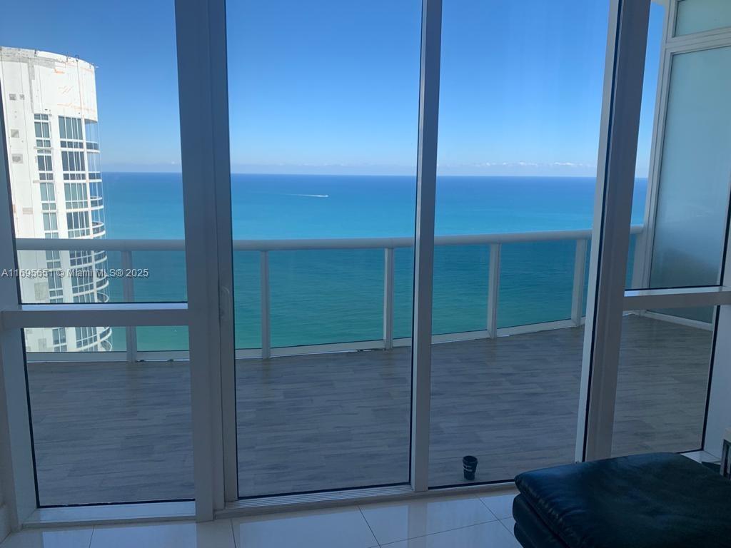 15811 Collins Ave 4203