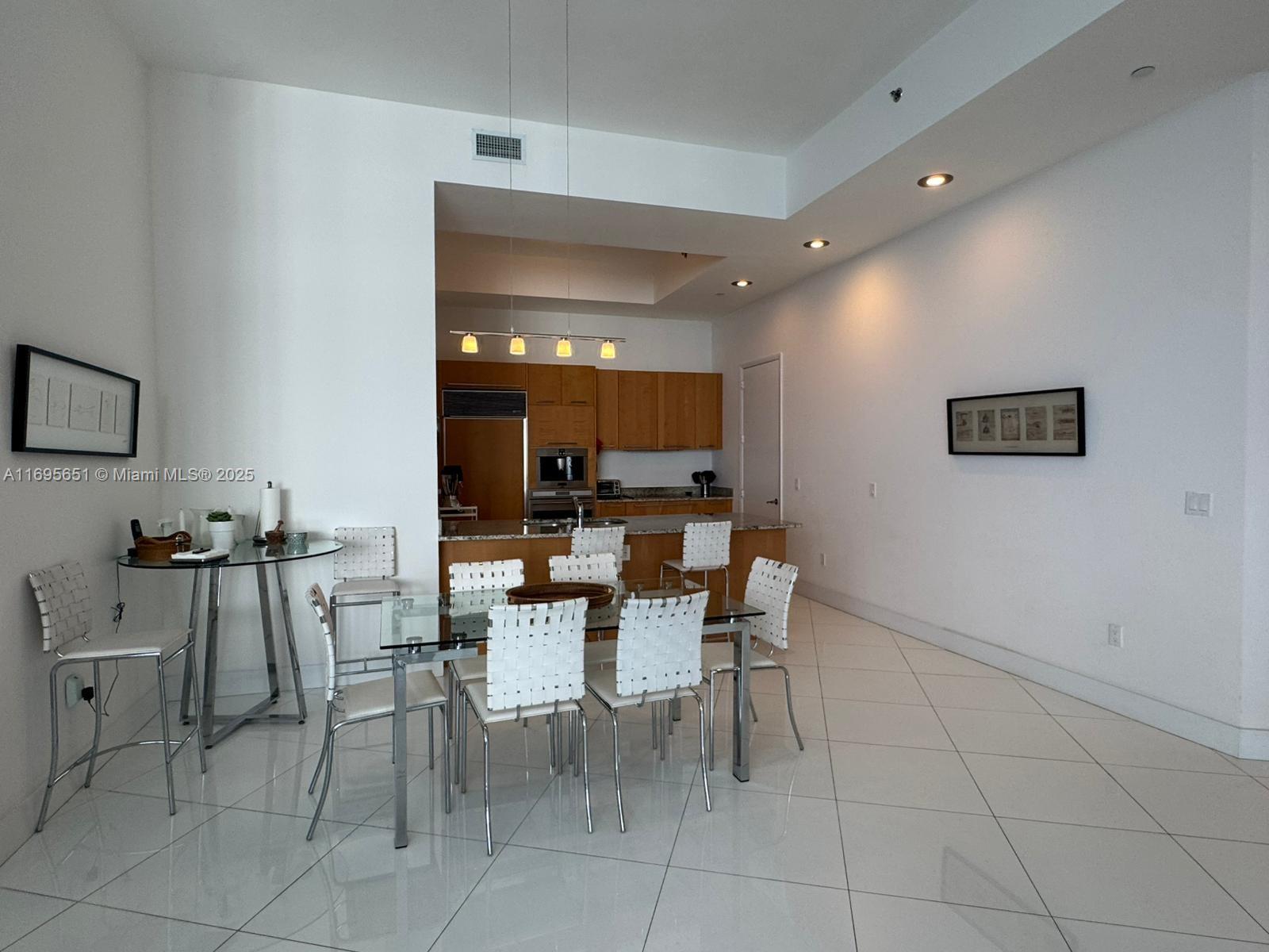 TDR TOWER III CONDO - Residential