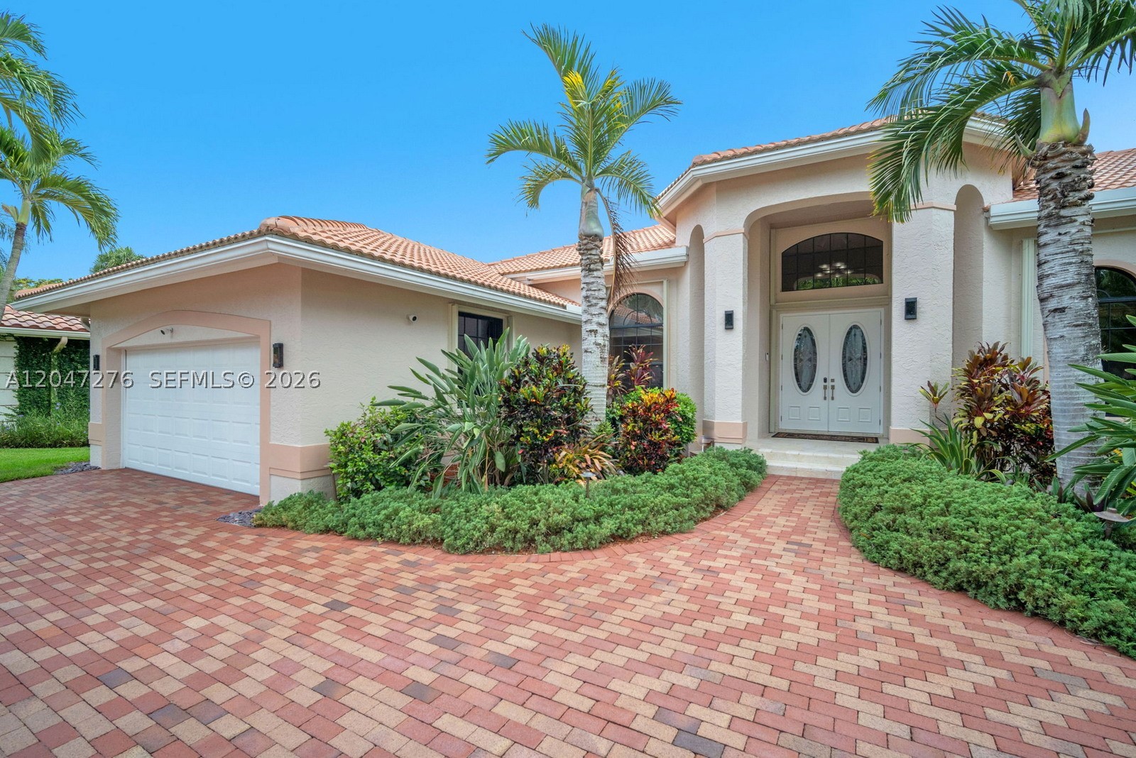 392 Coconut Cir
