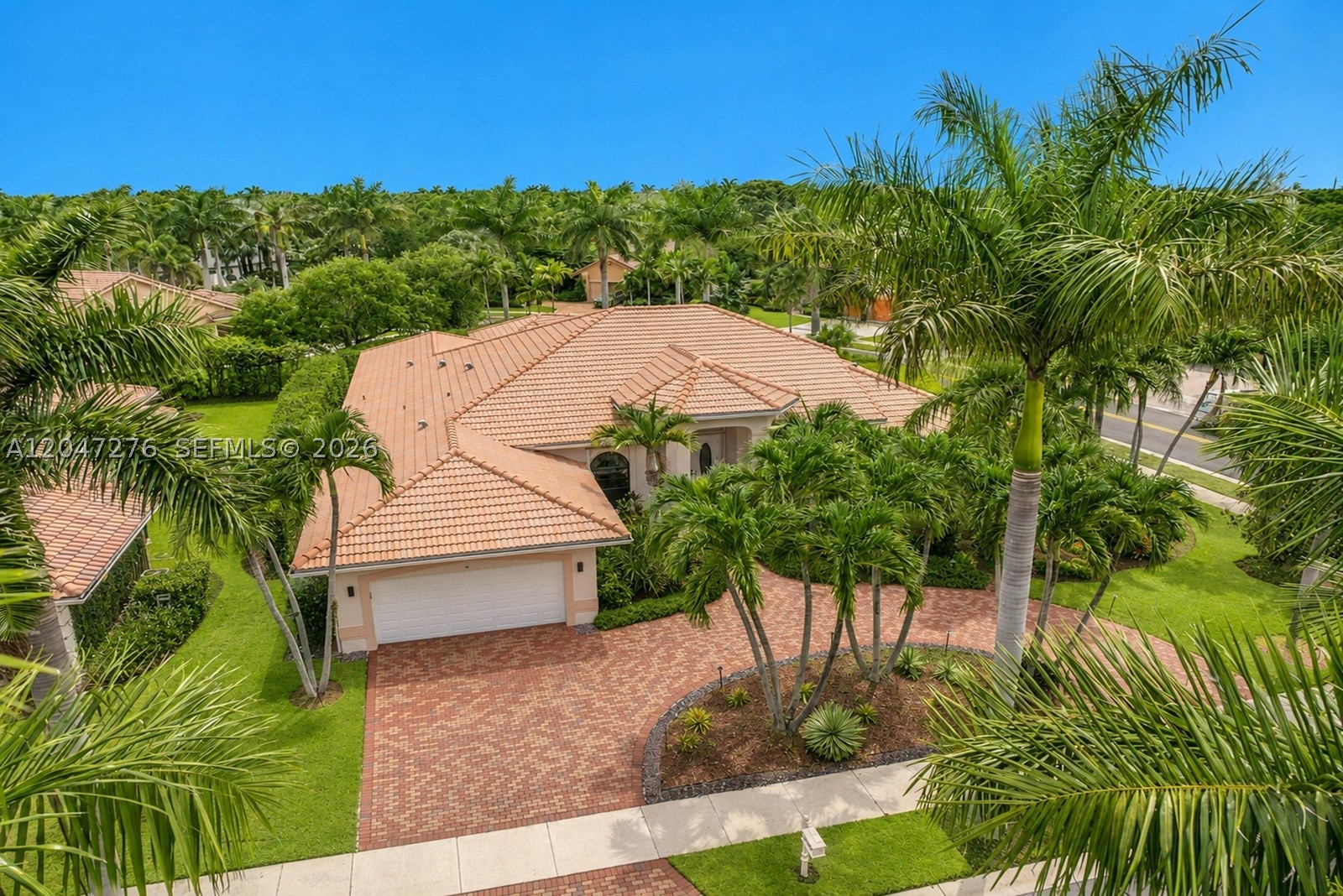 392 Coconut Cir