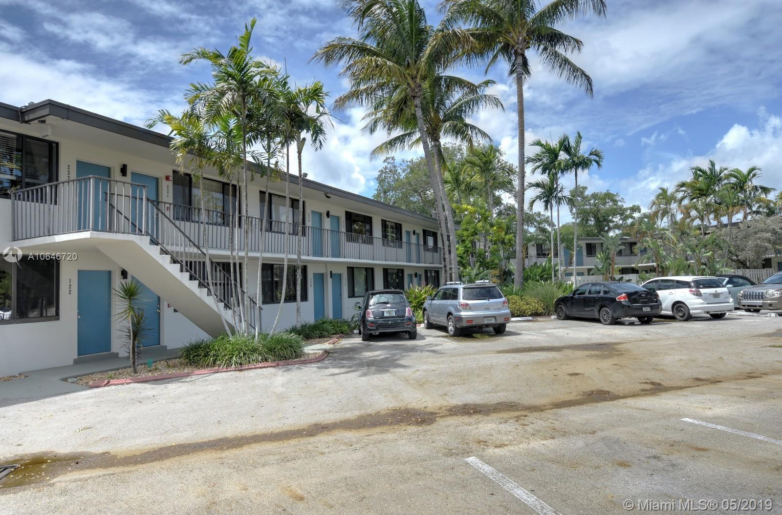 WOODS CONDO (THE) - Residential