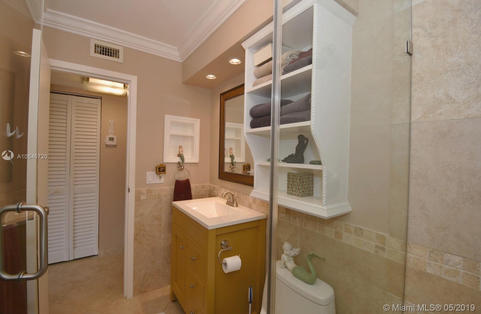 WOODS CONDO (THE) - Residential