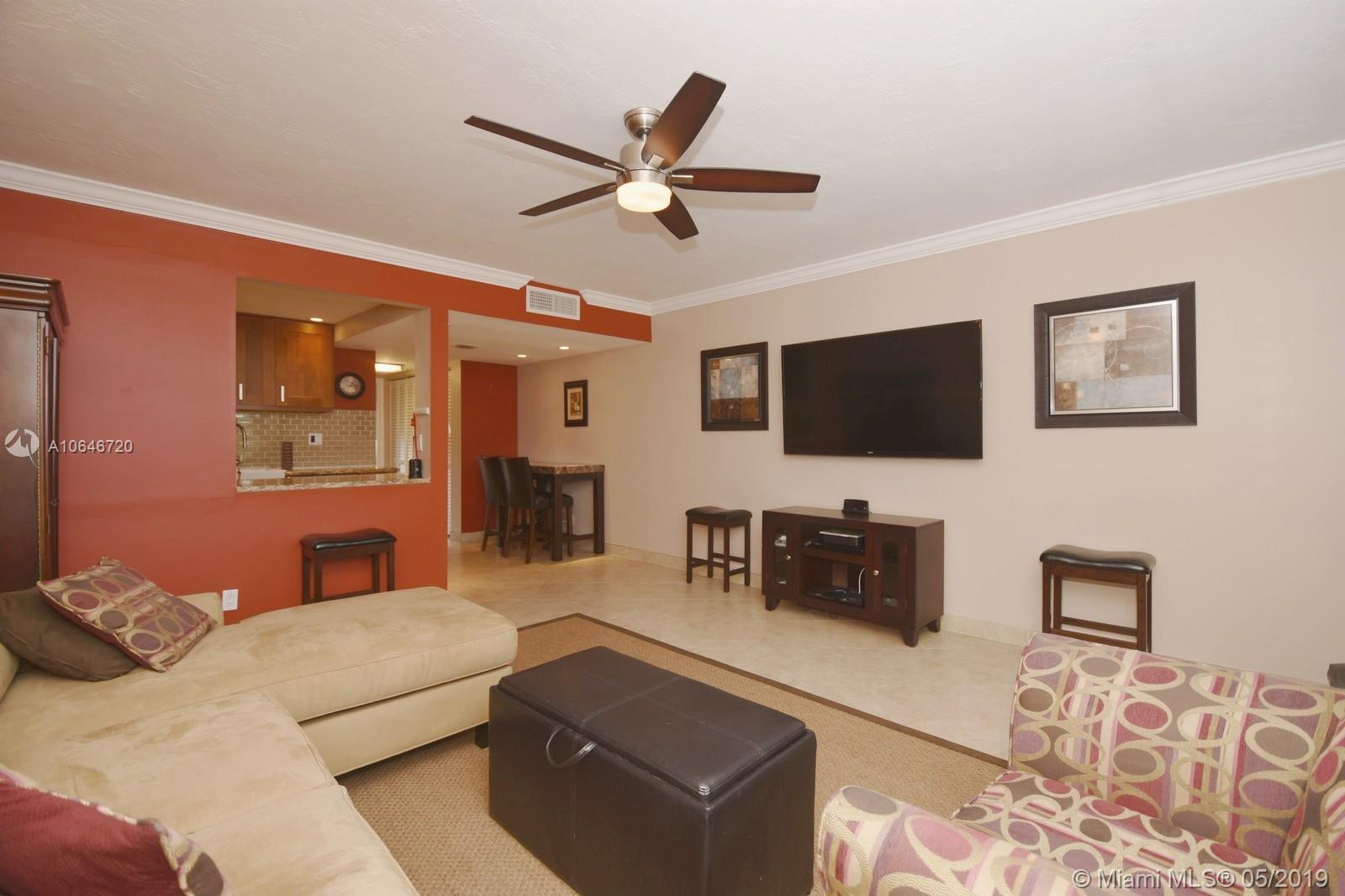 WOODS CONDO (THE) - Residential