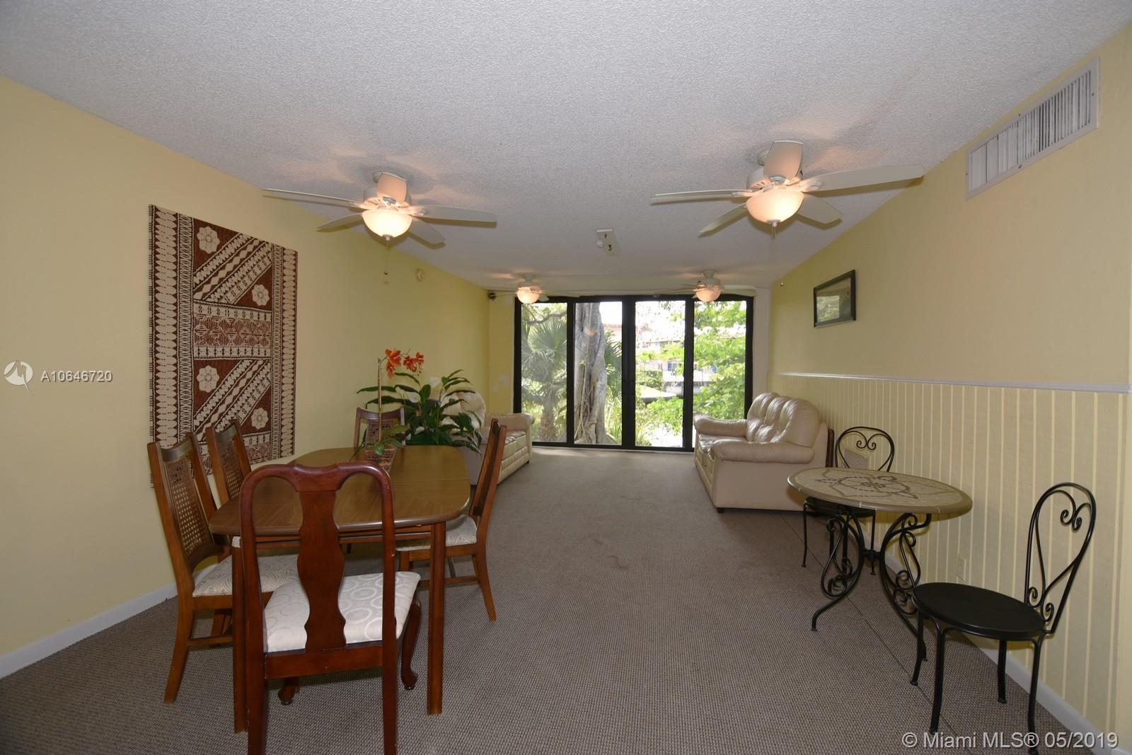 WOODS CONDO (THE) - Residential