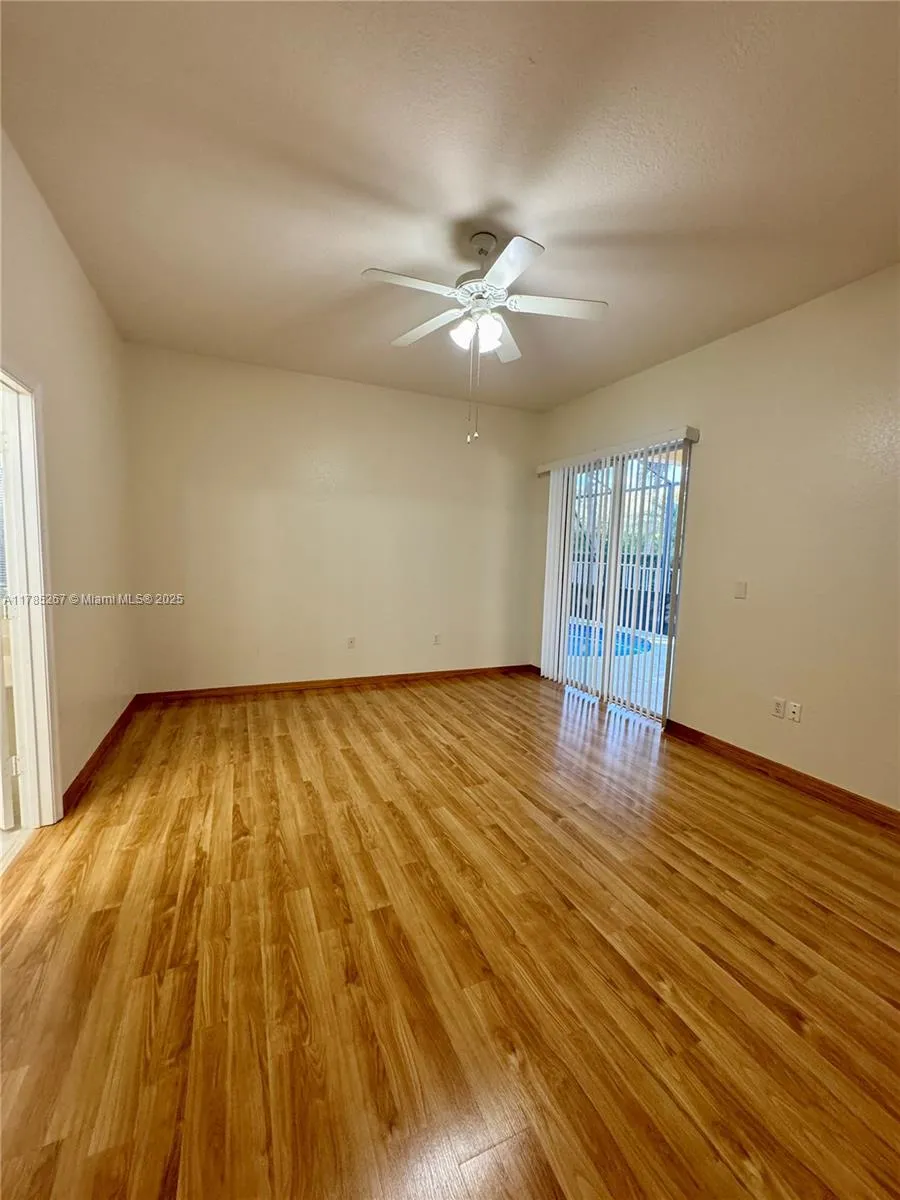 Weston, Florida 33331, United States, 4 Bedrooms Bedrooms, ,2 BathroomsBathrooms,Residential,Pending,110416