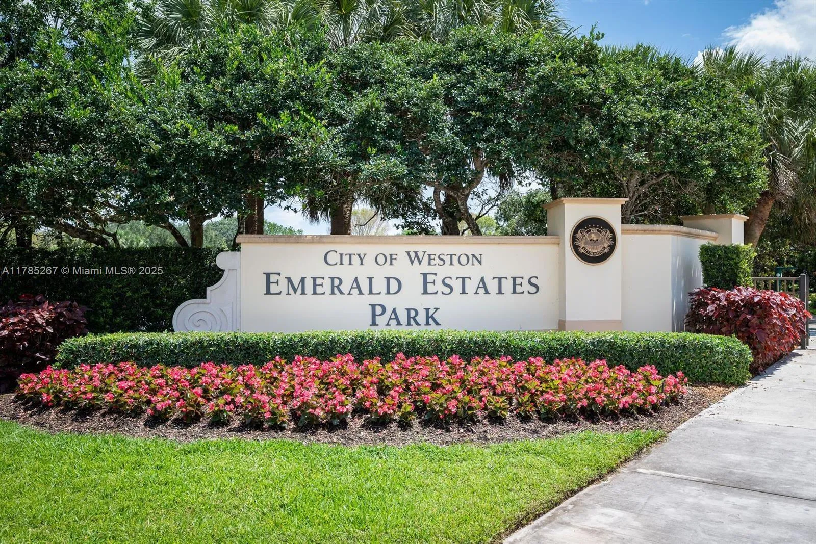 Weston, Florida 33331, United States, 4 Bedrooms Bedrooms, ,2 BathroomsBathrooms,Residential,Pending,110416