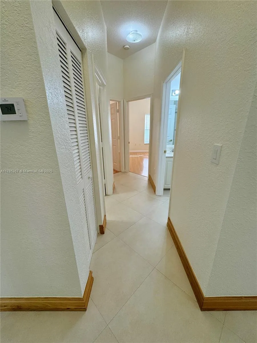 Weston, Florida 33331, United States, 4 Bedrooms Bedrooms, ,2 BathroomsBathrooms,Residential,Pending,110416