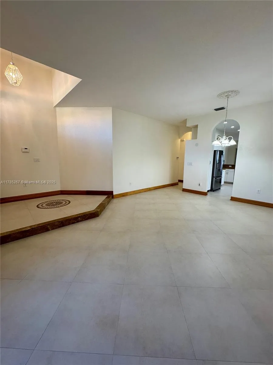 Weston, Florida 33331, United States, 4 Bedrooms Bedrooms, ,2 BathroomsBathrooms,Residential,Pending,110416