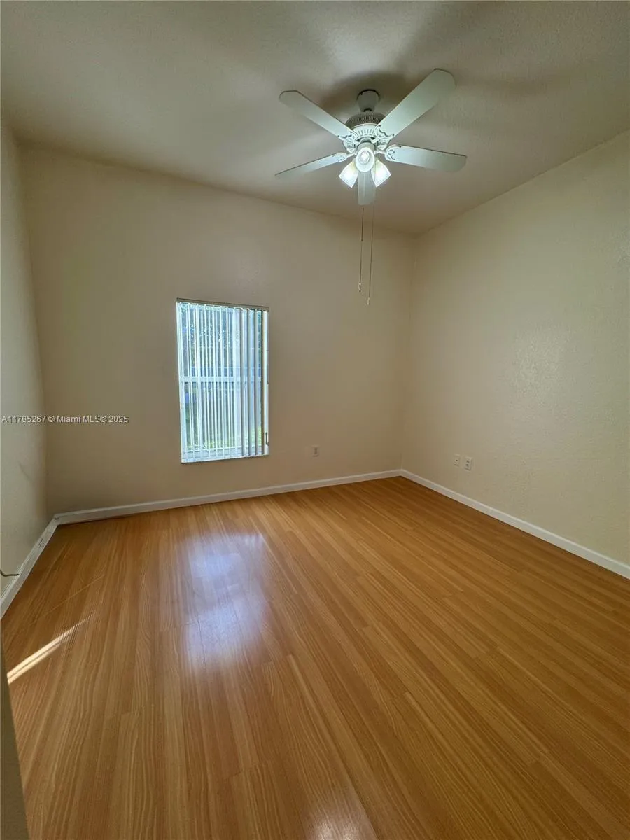 Weston, Florida 33331, United States, 4 Bedrooms Bedrooms, ,2 BathroomsBathrooms,Residential,Pending,110416