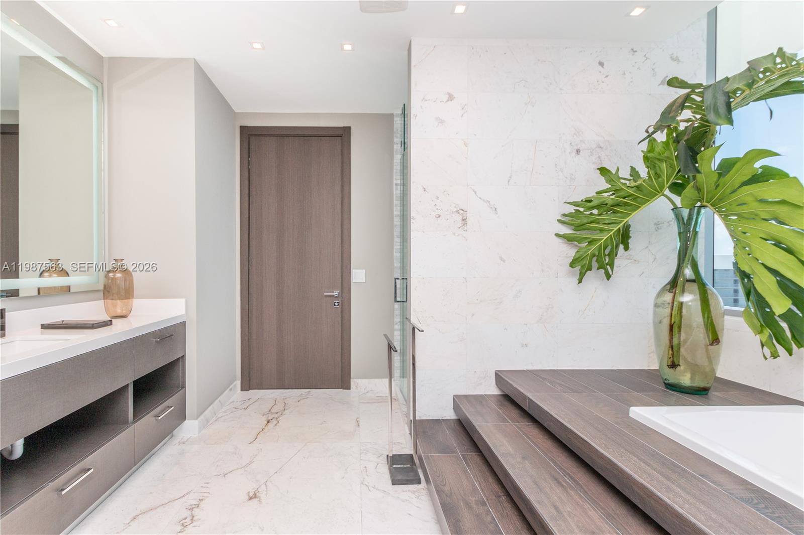 PARAMOUNT MIAMI WORLDCENT - Residential