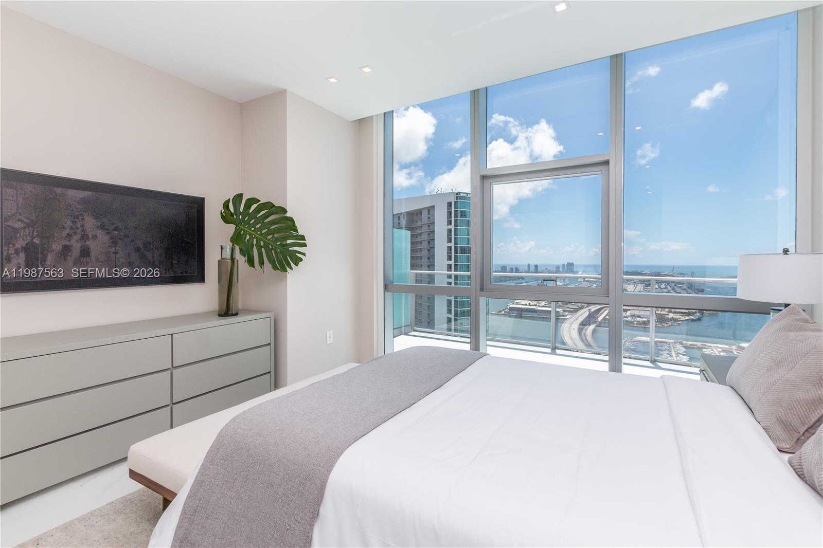 PARAMOUNT MIAMI WORLDCENT - Residential