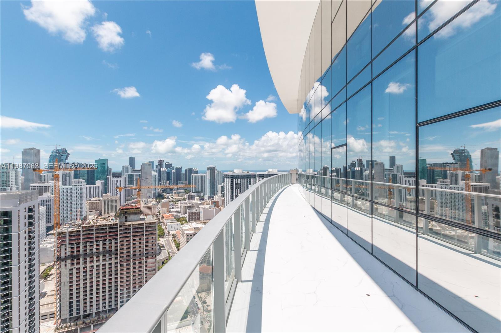 PARAMOUNT MIAMI WORLDCENT - Residential