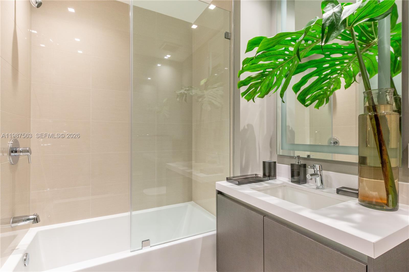 PARAMOUNT MIAMI WORLDCENT - Residential