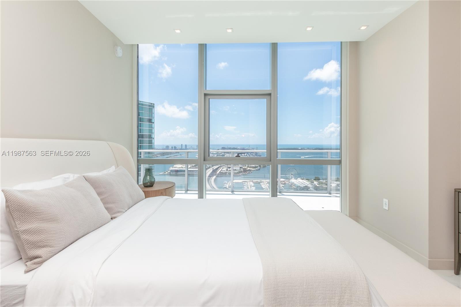 PARAMOUNT MIAMI WORLDCENT - Residential