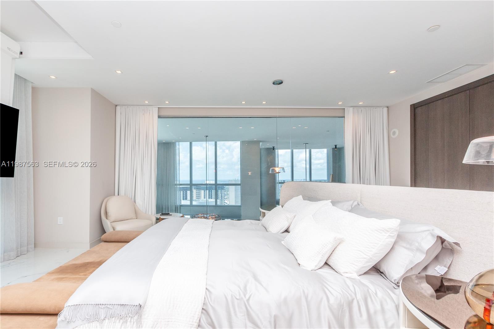 PARAMOUNT MIAMI WORLDCENT - Residential