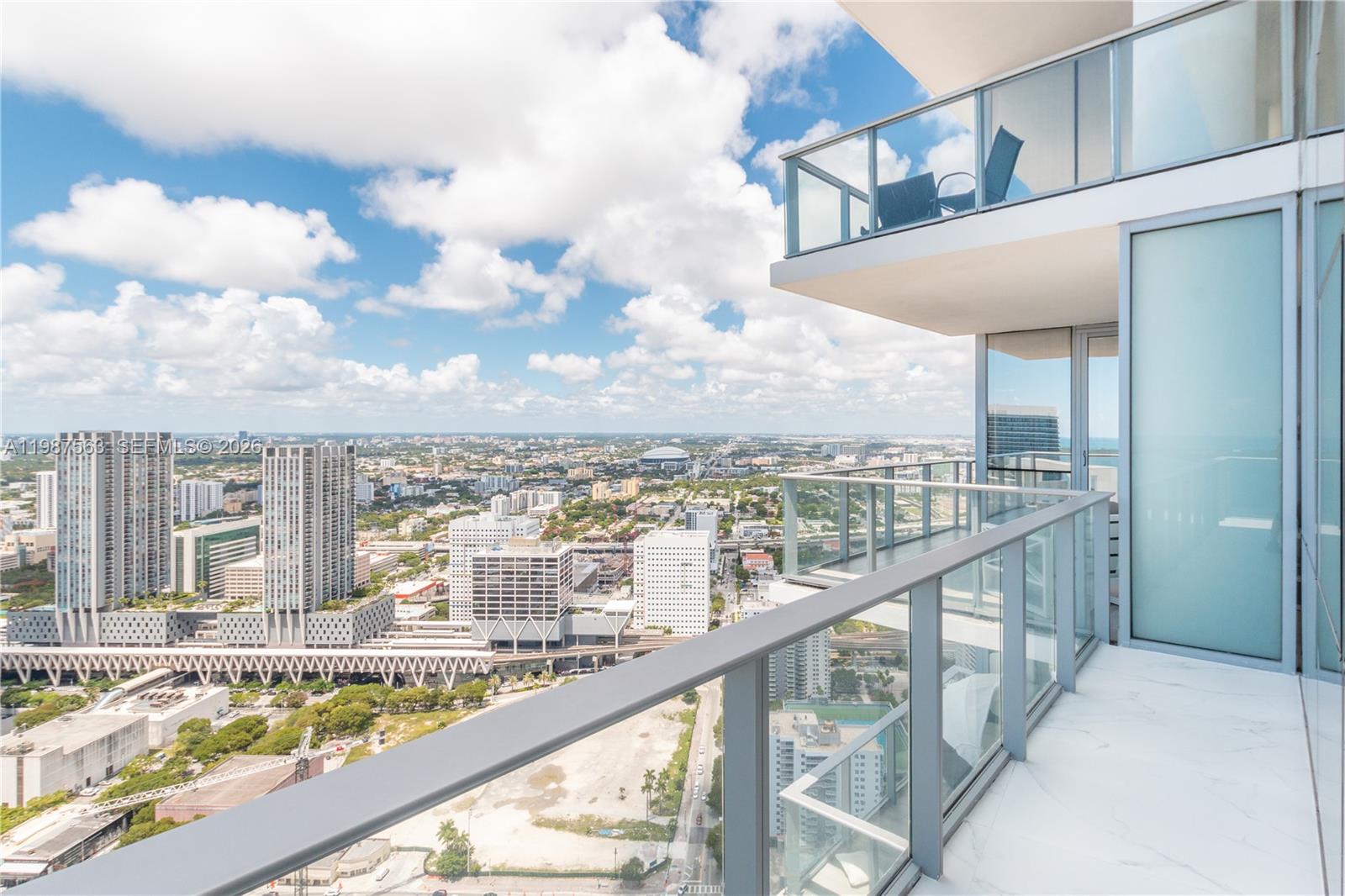 PARAMOUNT MIAMI WORLDCENT - Residential