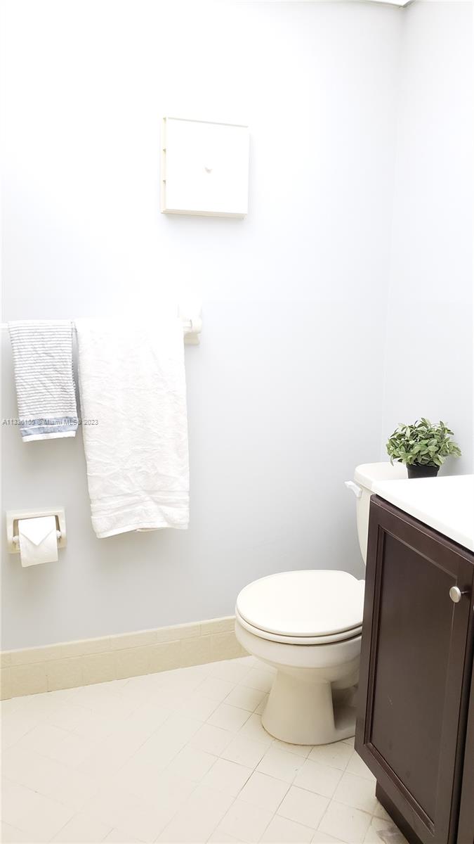 WATERS EDGE OF CORAL SPRI - Residential Lease