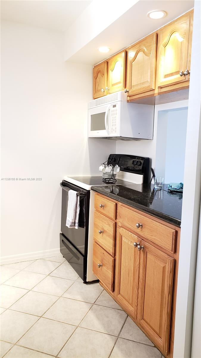 WATERS EDGE OF CORAL SPRI - Residential Lease