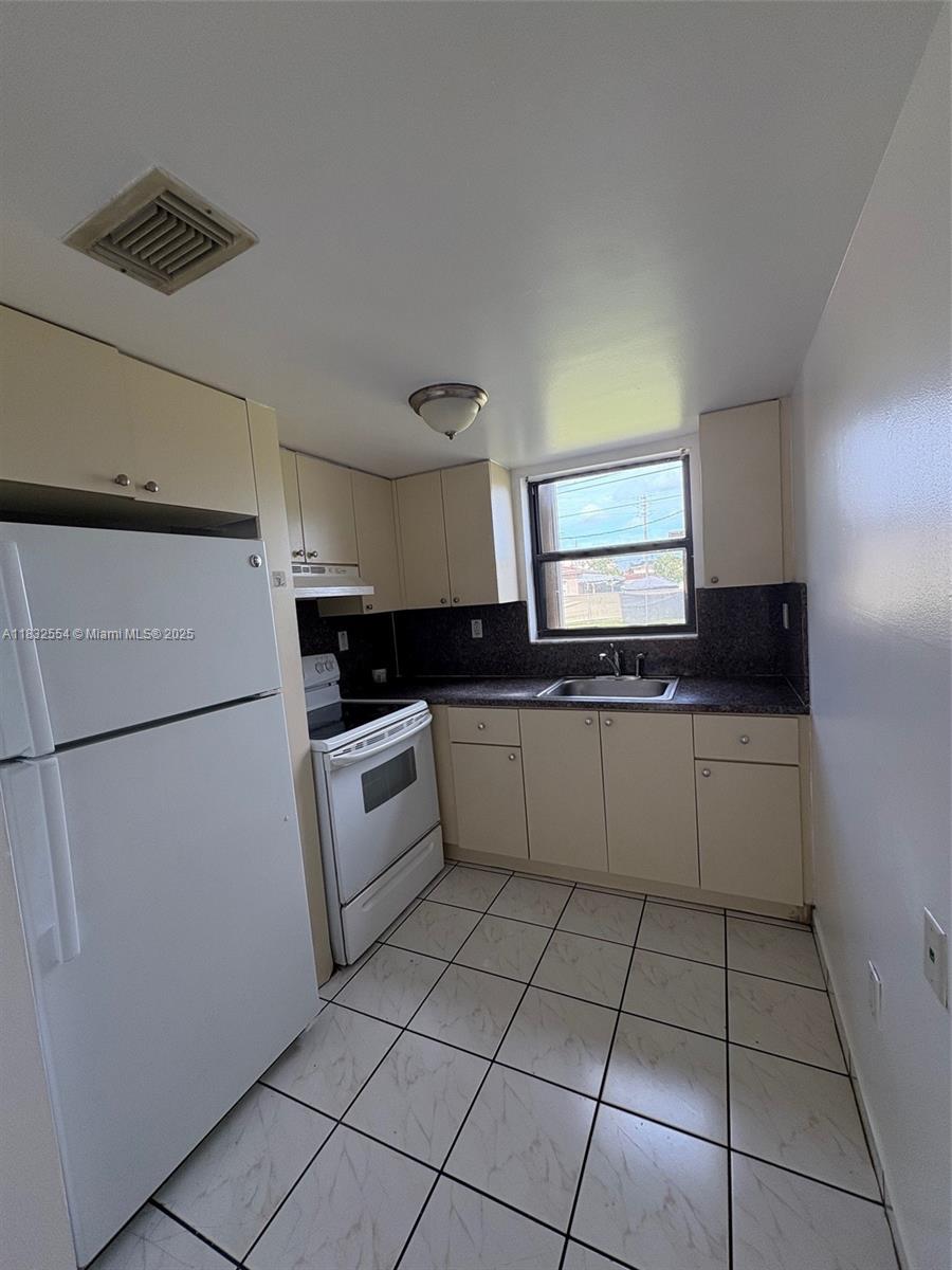 231 E 7th St 101