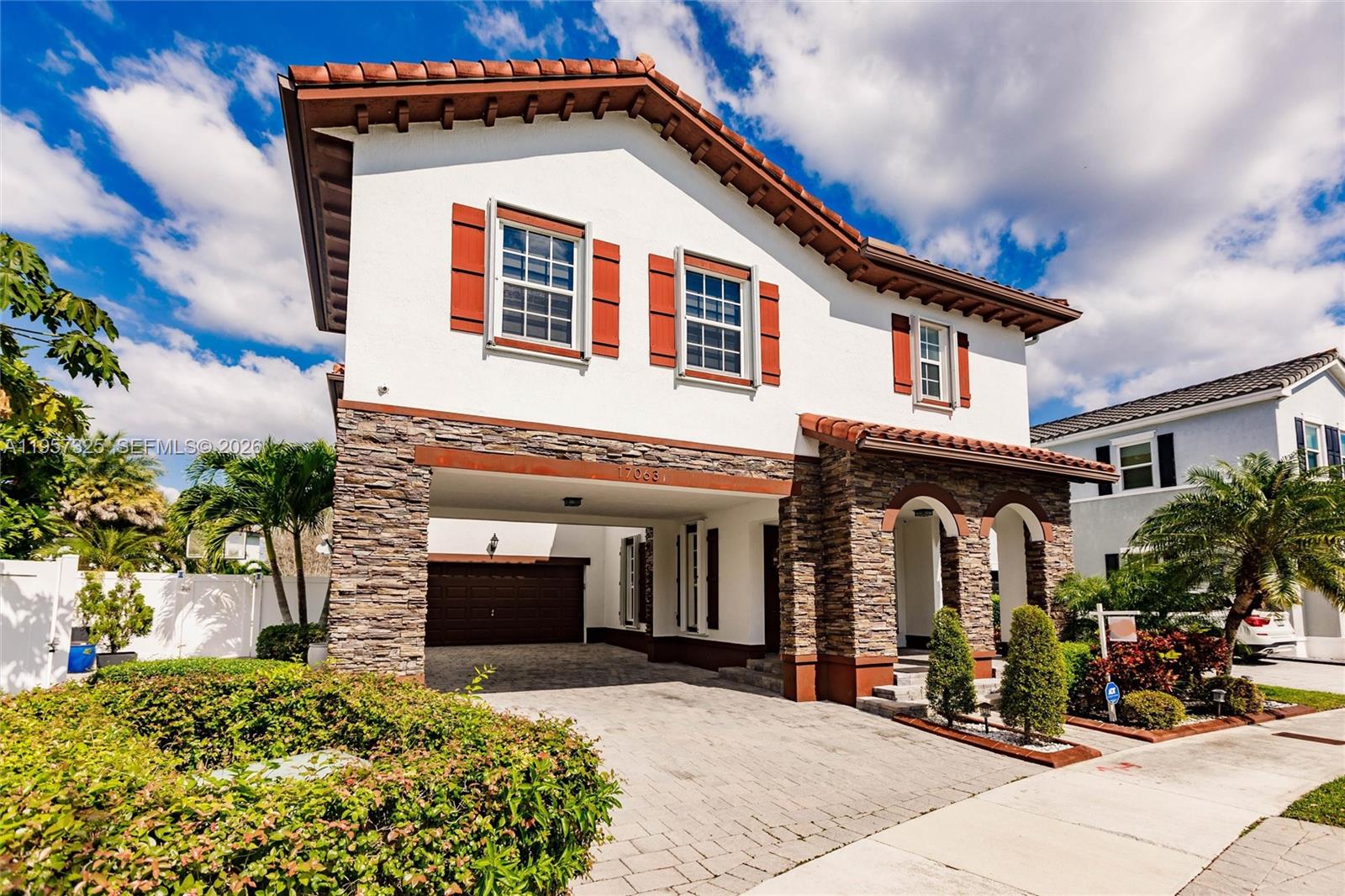 KENDALL COMMONS RESIDENTI - Residential